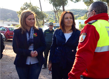 La consejera de Medio Ambiente y la delega del Gobierno visitaron puesto de mando de Enix.