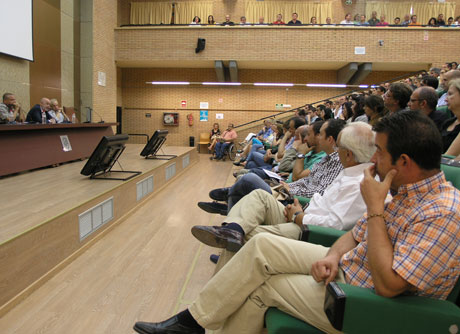 El rector de la UAL, Pedro Molina, explicó la situación a los profesores antes de este verano.